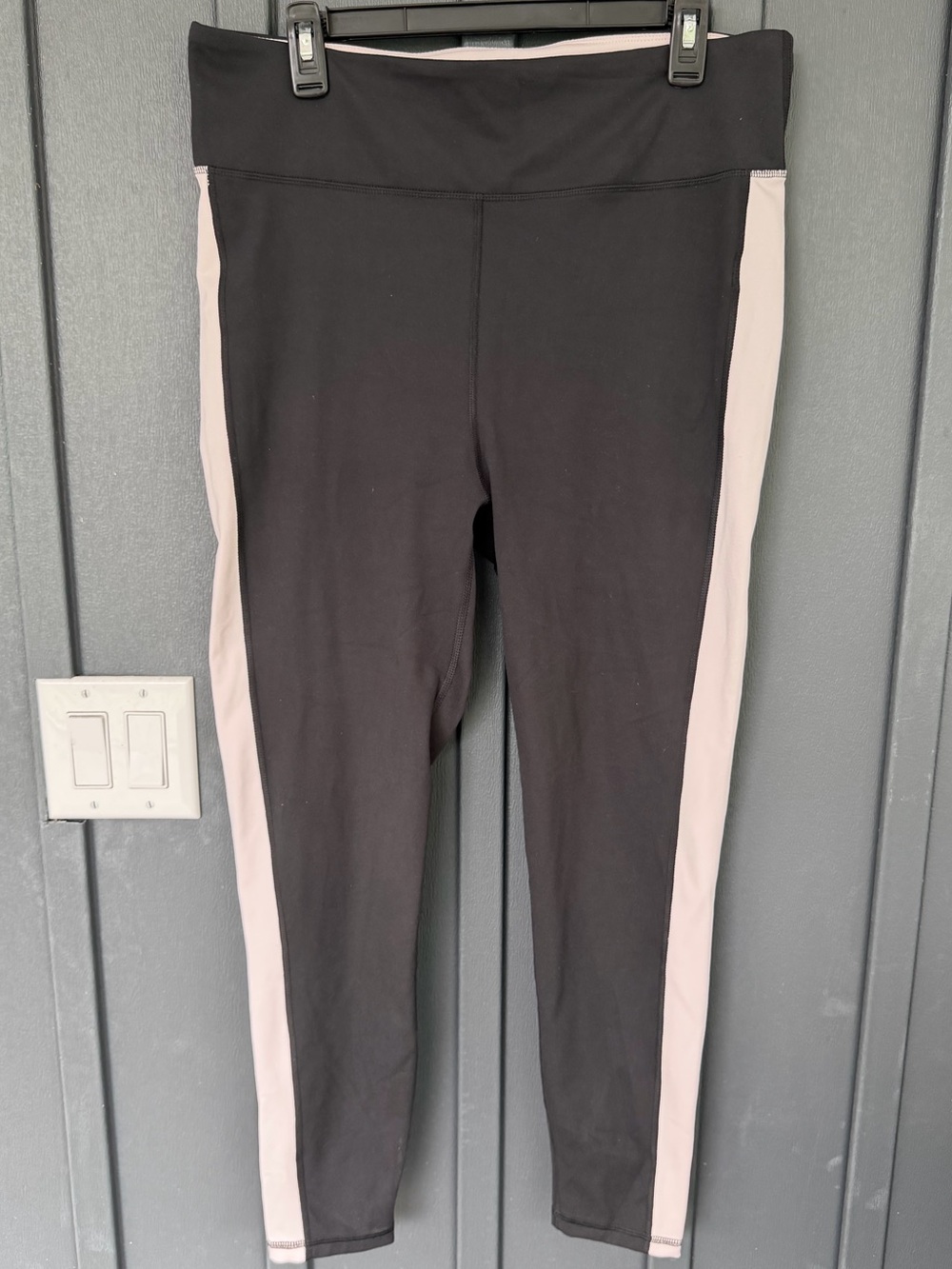 Susan G. Komen Earth Yoga Black and Pink Leggings